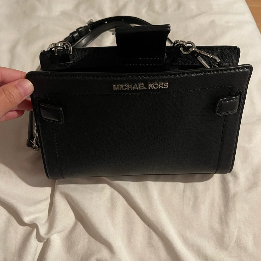 Michael kors crossbody purse , black